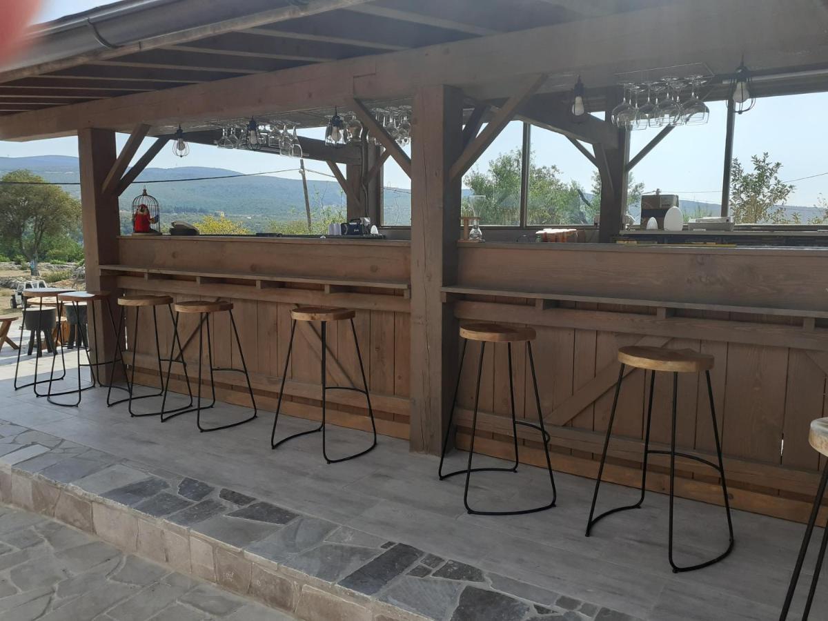 Hotel B&B Mama Mia Obrovac Eksteriør billede