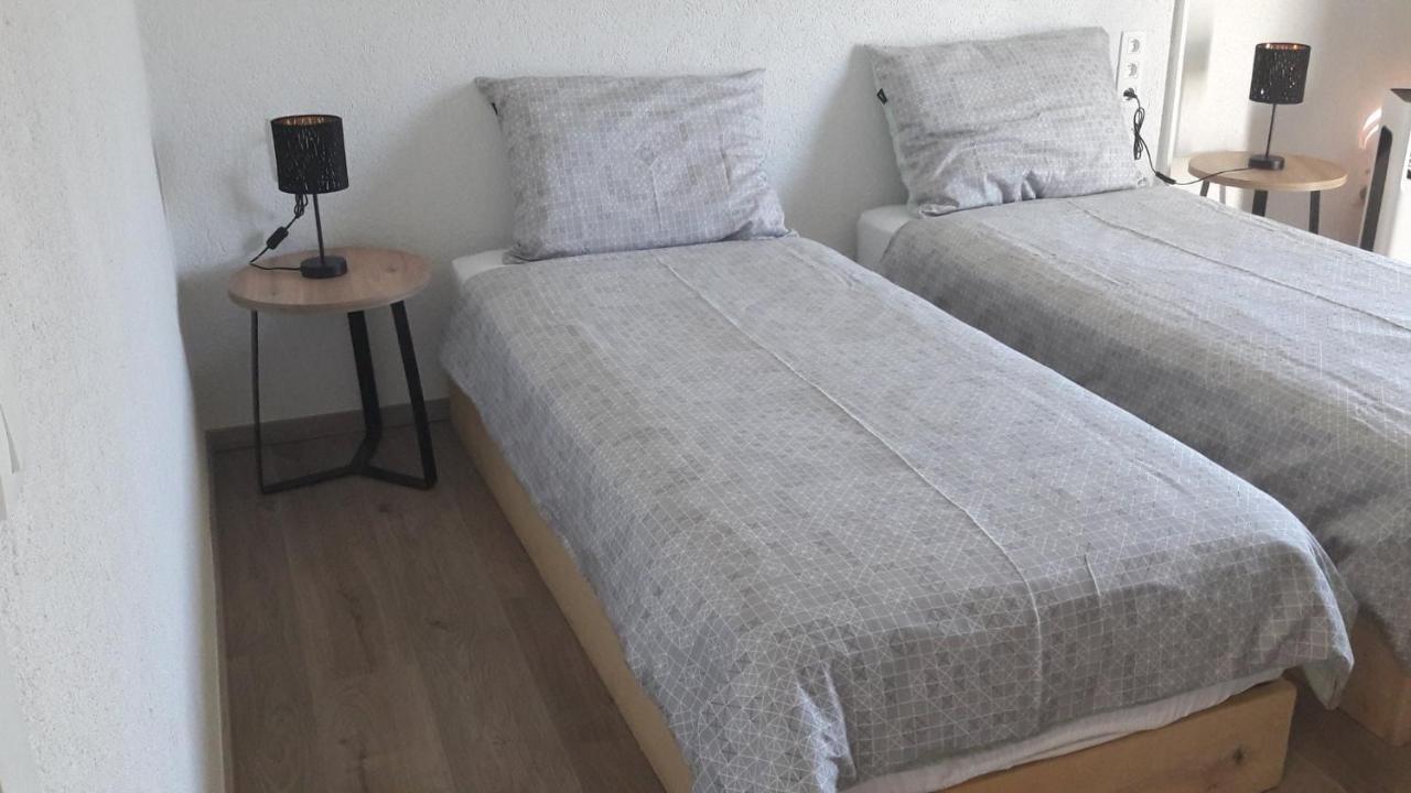 Hotel B&B Mama Mia Obrovac Eksteriør billede